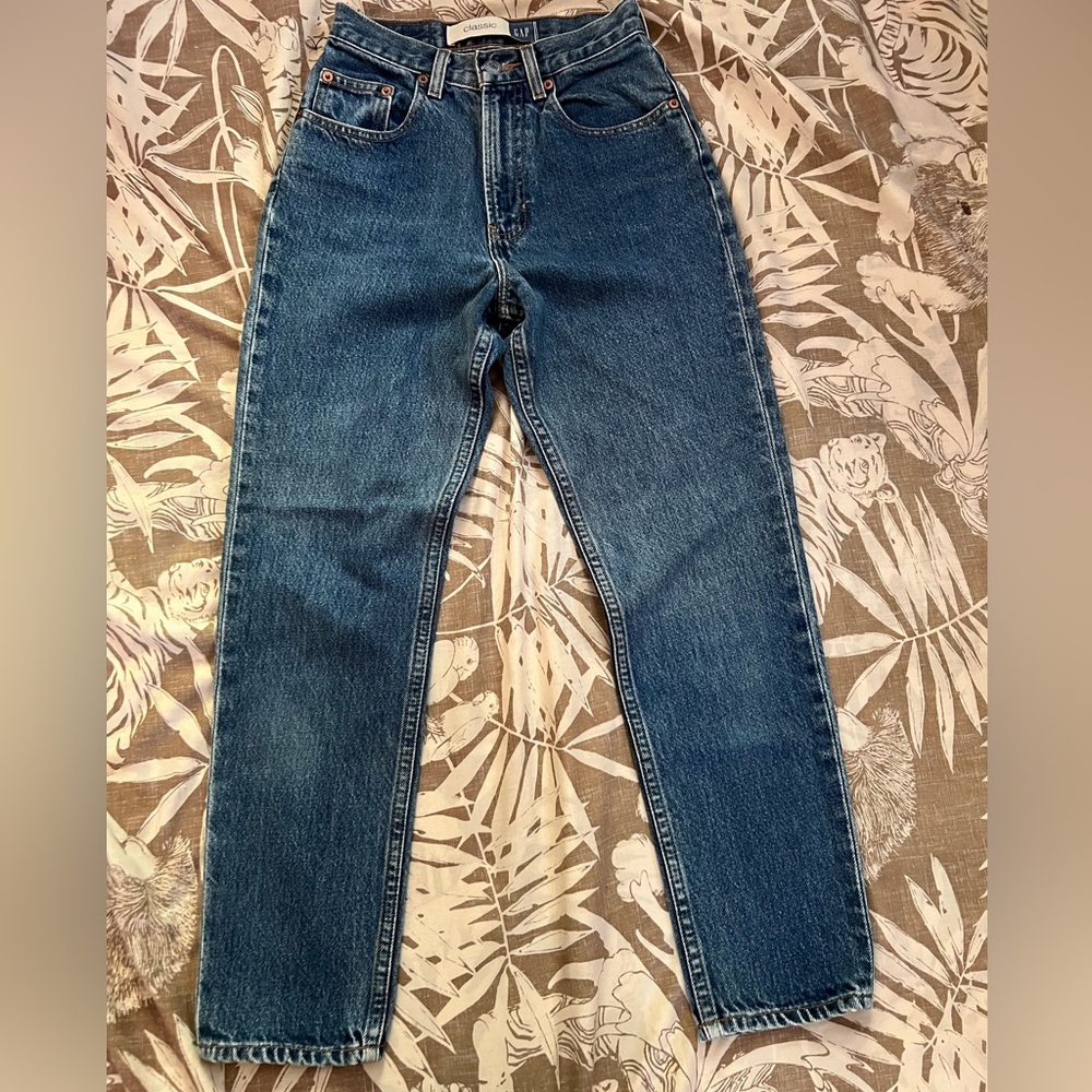 Gap Classic fit 100% cotton blue Jean